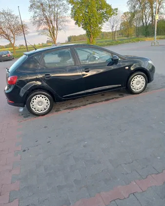 seat gliwice Seat Ibiza cena 17300 przebieg: 107000, rok produkcji 2012 z Gliwice
